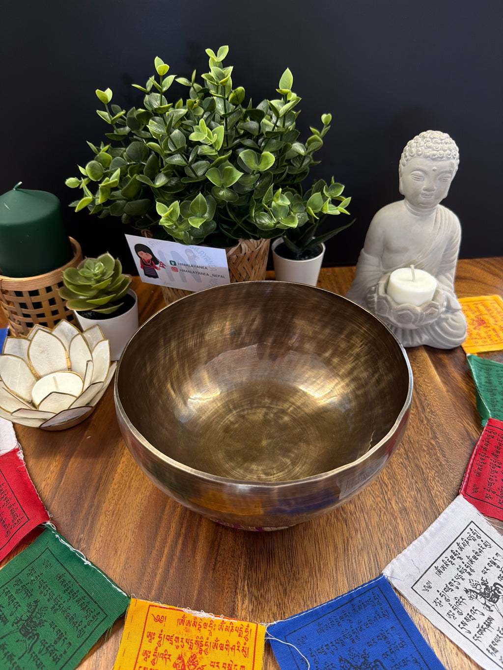 Bol chantant tibétain artisanal - LA 414 Hz - Chakra Troisième Oeil - 18 cm