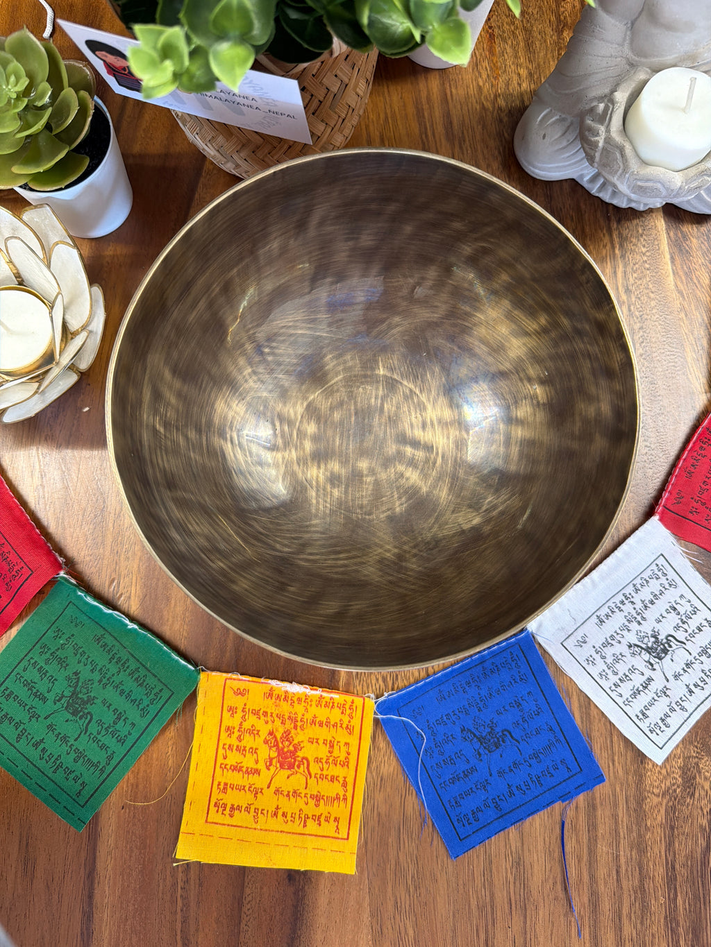 Bol chantant tibétain artisanal - LA 430 Hz - Chakra Troisième Oeil - 18 cm