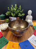 Bol chantant tibétain artisanal - LA 414 Hz - Chakra Troisième Oeil - 18 cm